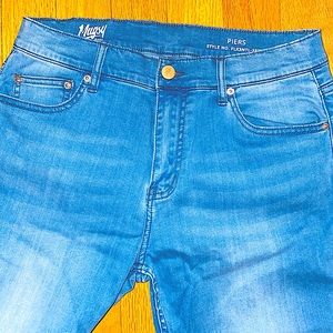 Mugsy Comfort Stretch - 33 x 32 - LIGHT WASH ‘PIERS’ - SLIM-FIT JEANS